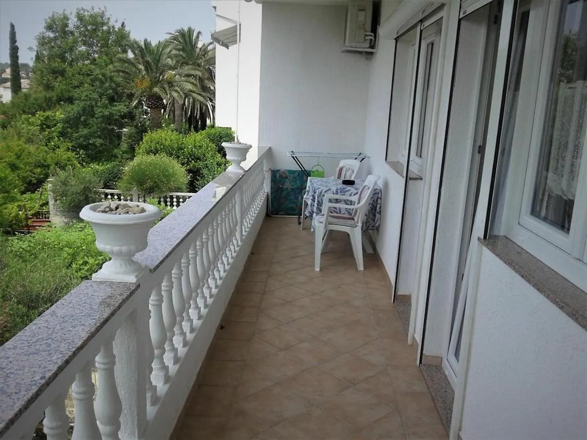 Sunny Rab Apartment With 2 Bedrooms Palit Croazia