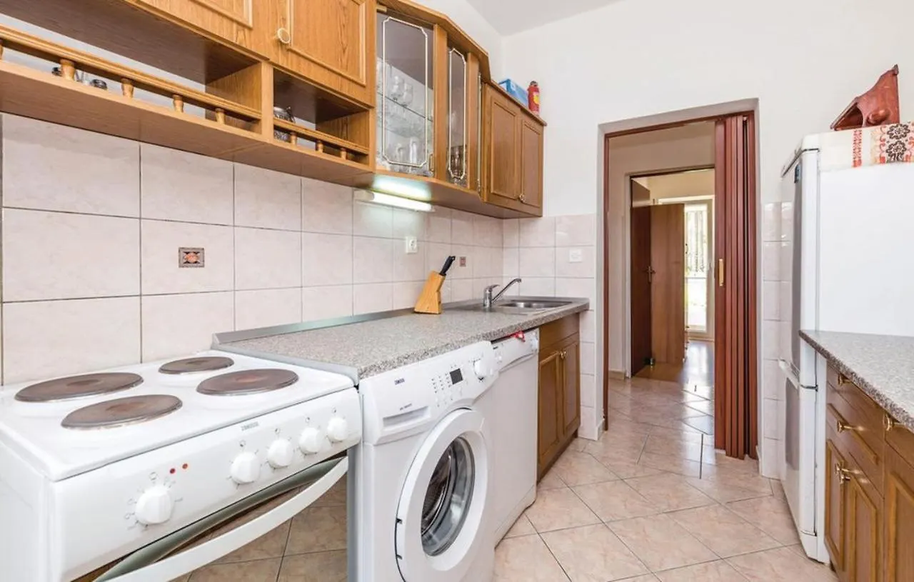 Sunny Rab Apartment With 2 Bedrooms Palit 0*,